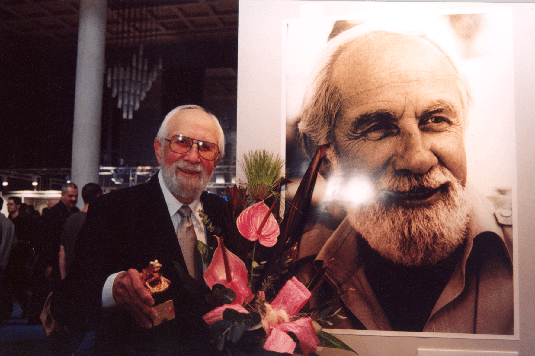 2003 William Fraker nagroda [©Camerimage].png
