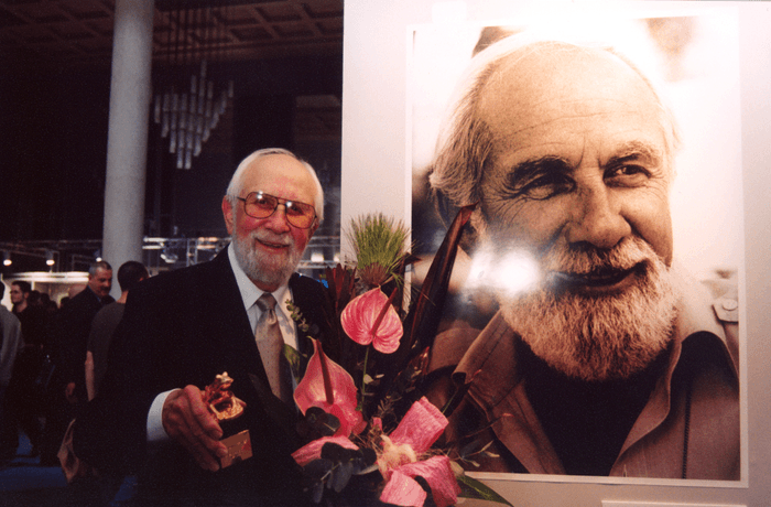 2003 William Fraker nagroda [©Camerimage].png